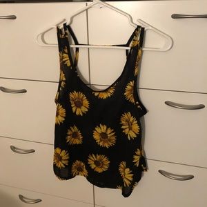 NWOT Sunflower Daisy Festival Crop Top